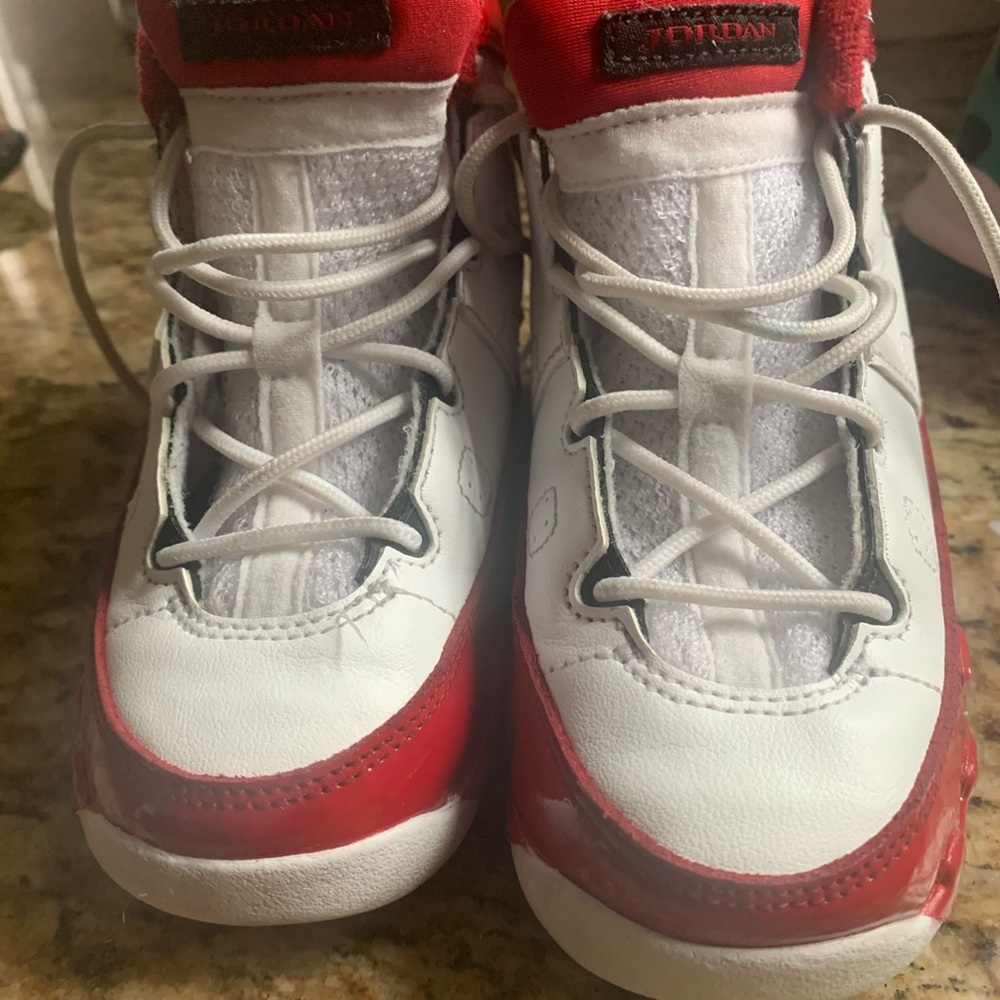 Gym Red and white Space Jam toddler size 10